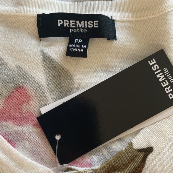 Premise Women Red Floral Button Cardigan/Sweater - Picture 5 of 5